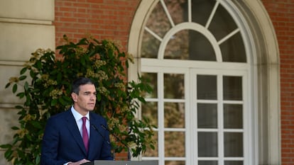 Sánchez, en un momento de su comparecencia este lunes en La Moncloa, en una imagen distribuida por Moncloa.