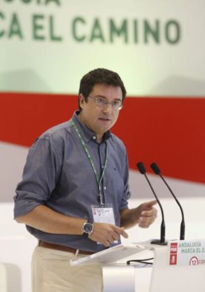 El secretario de Organización del PSOE, Óscar López, durante su intervención en el XII Congreso Regional del PSOE andaluz. 