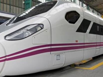 Tren de alta velocidad Oaris en la planta de Beasain de CAF.