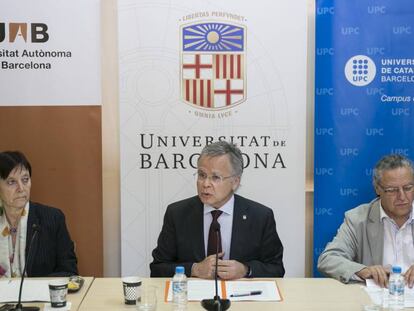 D'esquerra a dreta, els rectors de la UAB, Margarita Arboix; de la UB, Joan Elias; i de la UPC, Enric Fossas.