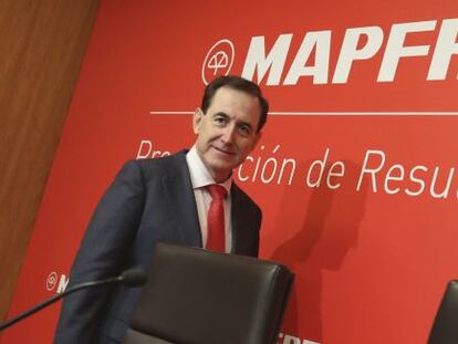 El presidente del Mapfre, Antonio Huertas, durante una rueda de prensa.