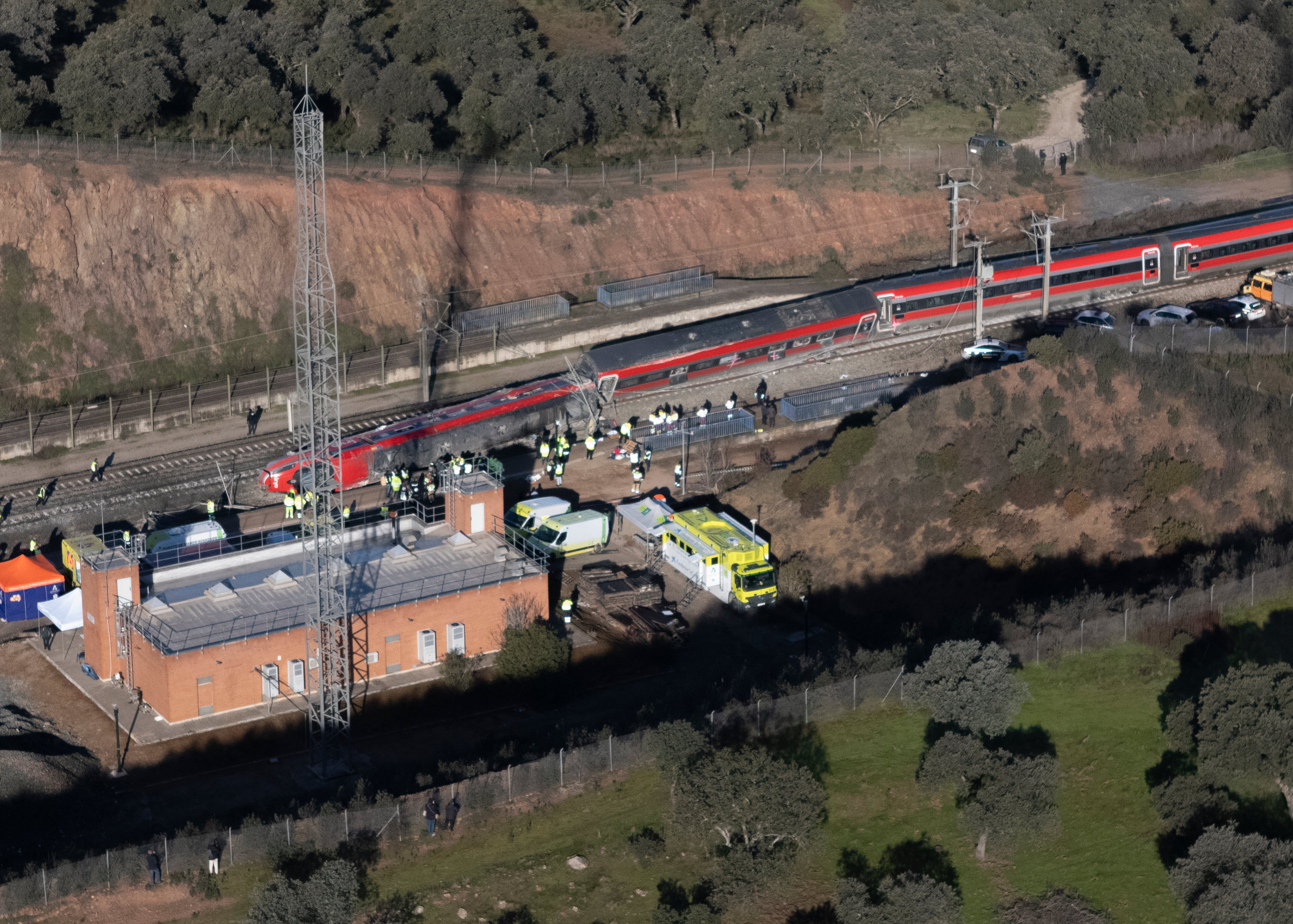 Renfe frena la compra de 30 trenes de alta velocidad mientras se aclara el siniestro de Adamuz