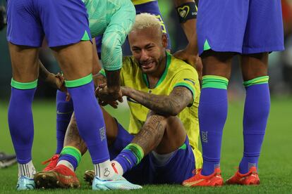 Neymar, llorando después de la eliminación de Brasil.