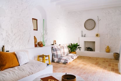 El suelo de Casa Dolores está compuesto por ladrillos desgastados elaborados por la empresa Todobarro, de Vélez-Málaga.
