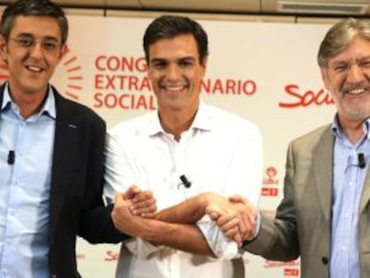 De izquierda a derecha, Eduardo Madina, Pedro Sánchez y José Antonio Pérez Tapias, en el debate.