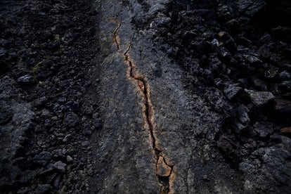 Fisura en el campo de lava de Krafla.