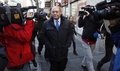 Gerardo Díaz Ferrán sale de la Audiencia Nacional, en Madrid, tras declarar como imputado.