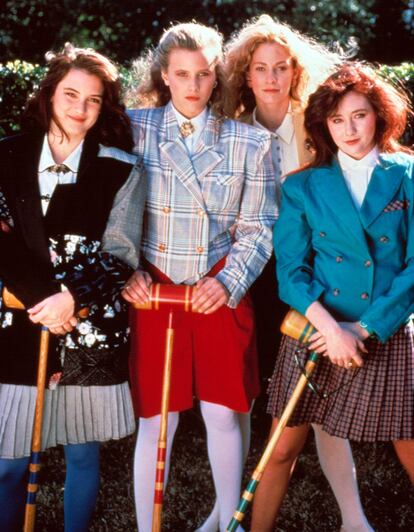 Qué sería del género sin el 'bitchismo' y las malvadas superficiales de instituto. Heathers (Escuela de jóvenes asesinos, 1988) es la venganza fílmica a todos los matones y las pérfidas amarga-existencias del universo (con el bonus track de ver a Winona Ryder y Christian Slater como pareja cinematográfica). Esperamos que la serie que el canal Bravo prepara inspirada en la película esté a la altura.