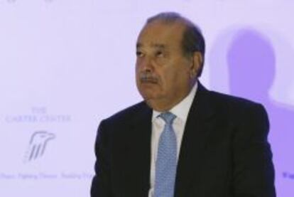 Carlos Slim el pasado 13 de noviembre en un acto en México escuchando al expresidente de EE UU Jimmy Carter.