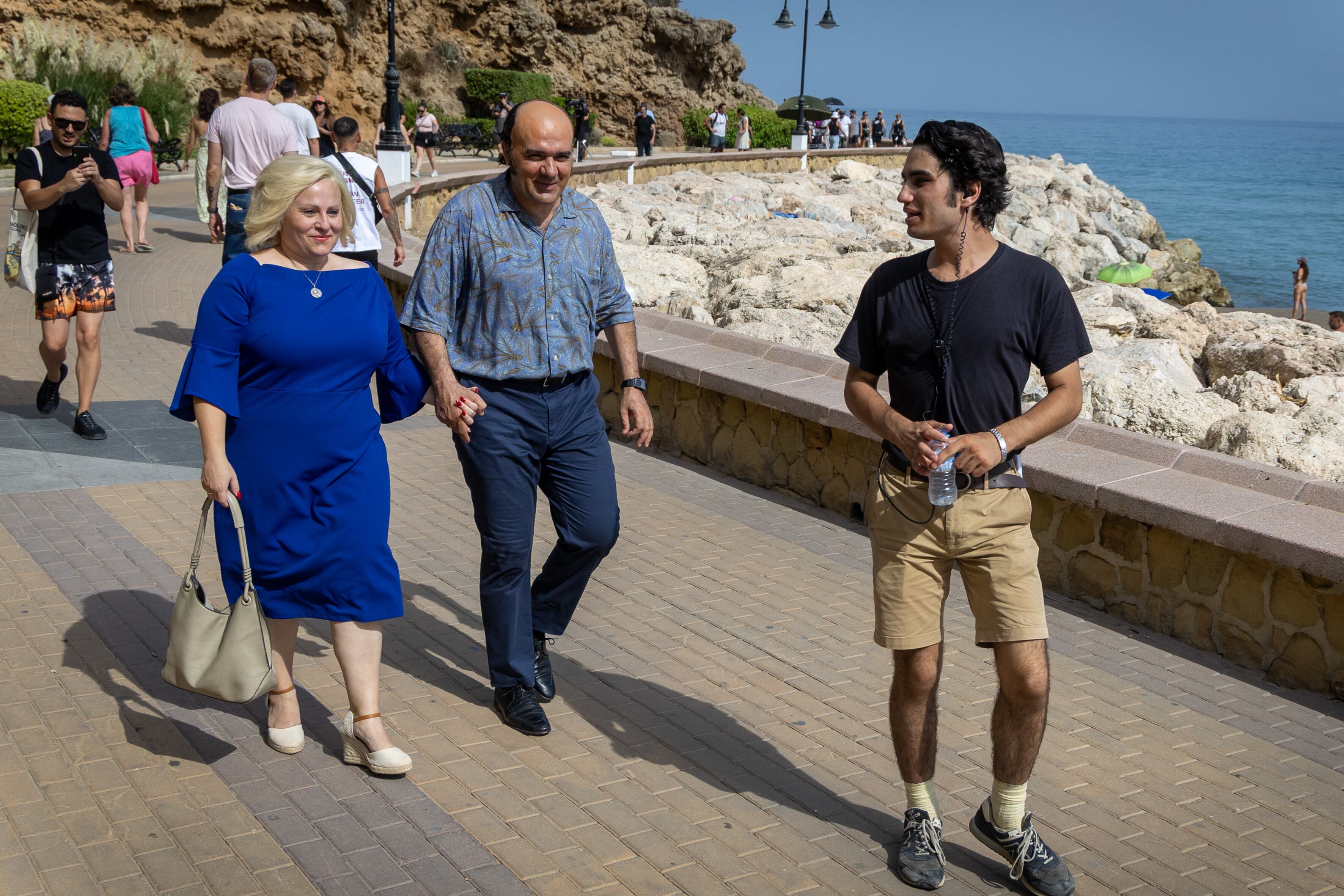 Alfonso Sánchez como Chiquito de la Calzada, e Inma Cuevas, como su mujer, en el rodaje en Torremolinos de la serie del humorista.