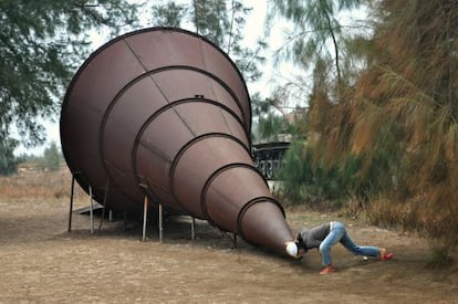 Este gigantesco megáfono es una obra del artista Shen Yuan, una réplica de los que usaban en ambos lados del estrecho para la propaganda.