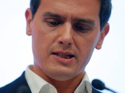 Albert Rivera durante la comparecencia en la que anunció su dimisión.