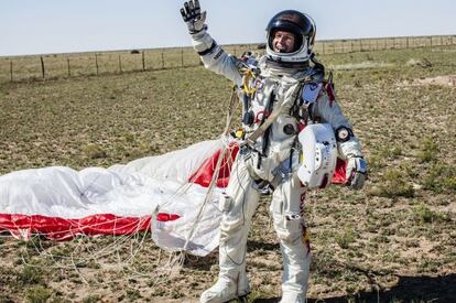 Baumgartner, al tomar tierra tras su salto estratosférico.