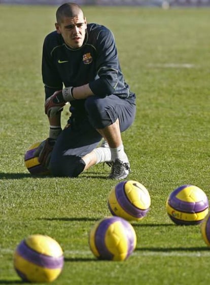 Víctor Valdés, en un entrenamiento.