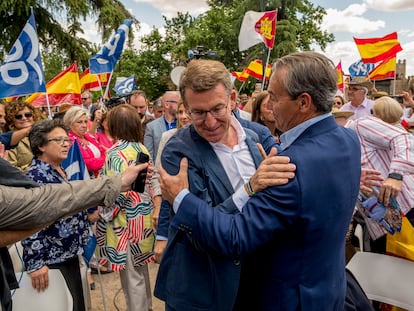 El presidente del PP, Alberto Núñez Feijóo, participa en un mitin en Toledo para arropar al candidato popular a la Presidencia de la Junta, Paco Núñez, ante las elecciones municipales y autonómicas del 28 de mayo, este viernes.