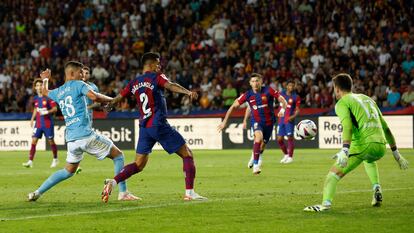 Joao Cancelo anotando frente al Celta de Vigo.