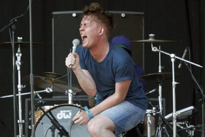 Gareth Campesinos, el vocalista de Los Campesinos!, durante un momento del concierto de ayer en el BBK Live.