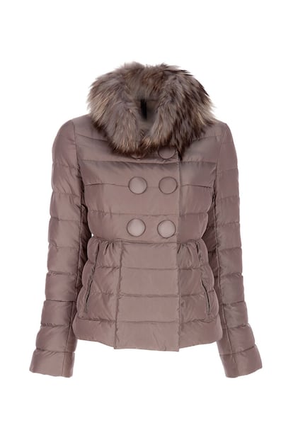 Chaqueta acolchada de plumas, de Moncler. Precio: 1.199 €