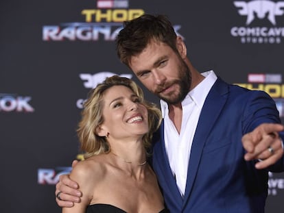 Los actores Chris Hemsworth y Elsa Pataky en un estreno en Los Ángeles (California) en noviembre de 2017.