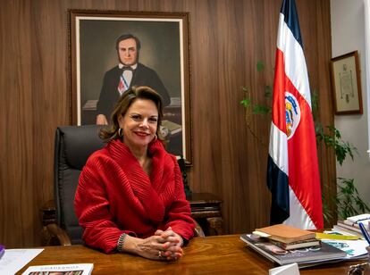 Ana Helena Chacón Echeverría, embajadora de Costa Rica en España, en la sede de la legación en Madrid.