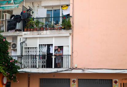 A resident of the Son Gotleu neighborhood in Palma de Mallorca on September 11.