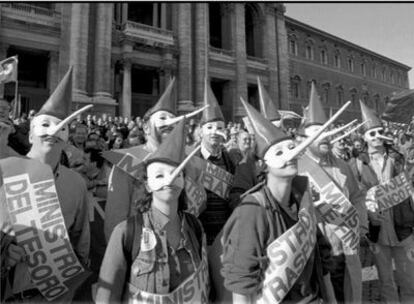 Manifestación en Roma contra el primer ministro Silvio Berlusconi, en 1994.