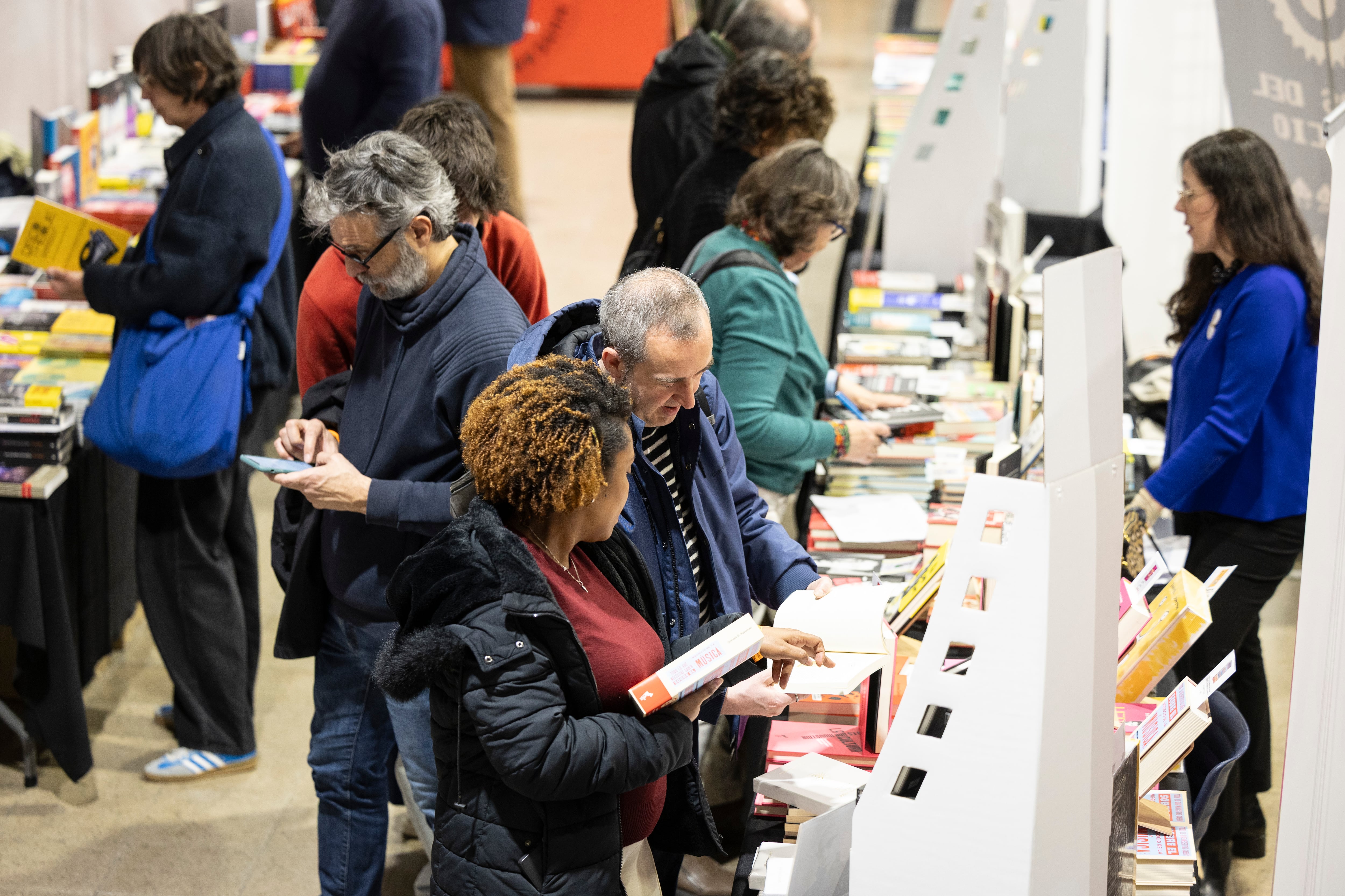 Ese libro que no es suyo; ese libro que es usted