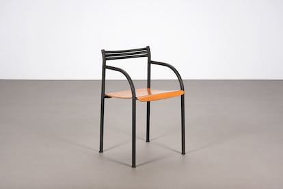 Silla plegable Francesca Spanish II, para apartamentos pequeños. Diseño de Philippe Starck producido por Édition Starck Product, 1979.