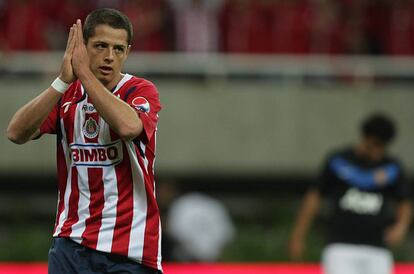 Chicharito durante su última temporada con Chivas