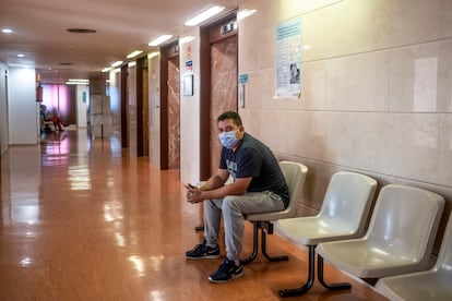 Carlos Amezquita, padre de la niña de 10 años que intentó quitarse la vida la semana pasada en Zaragoza.