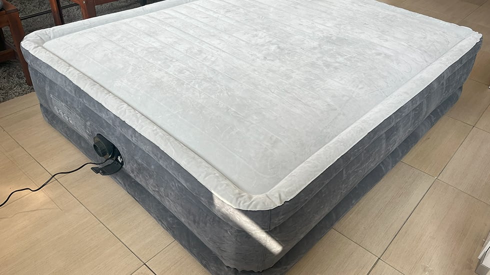 Colchón hinchable Intex.
