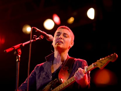 Sinead O'Connor, durante un concierto en Suiza el 16 de agosto de 2008.