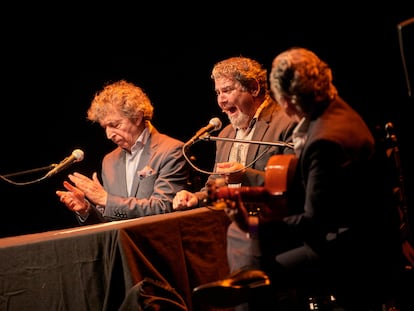 Ángel Gabarre, Juañares y Montoyita (de espaldas), en un momento de su concierto en Madrid en el festival Suma Flamenca.


SUMA FLAMENCO 2021

TEATROS DEL CANAL fotografiado por el fotografo Pablo Lorente