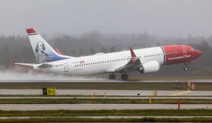 Despegue de un avi&oacute;n de Norwegian.