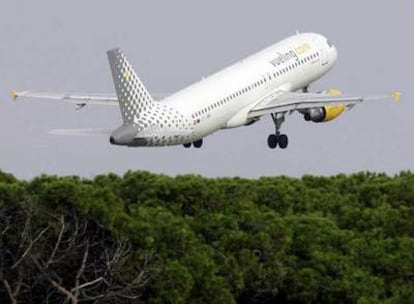 Las líneas de bajo coste de menor tamaño sufren algunas desventajas, como el mayor coste de los aviones.