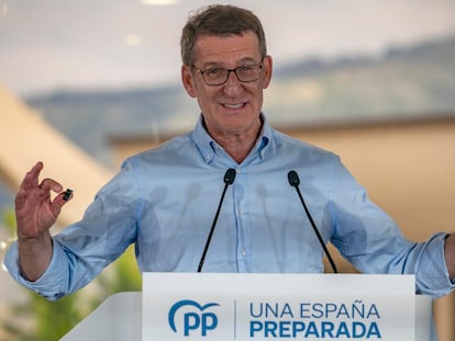 El presidente del Partido Popular, Alberto Núñez Feijóo, participa en la Junta Directiva del PP Regional, este miércoles en Santander.