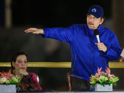 El presidente de Nicaragua, Daniel Ortega, junto a su esposa, Rosario Murillo.