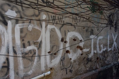 hoyos de bala en la favela de Jacarezinho, Río de Janeiro