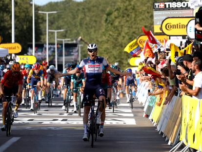 Kasper Asgreen tras cruzar la meta en la etapa 18 del Tour de Francia.