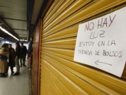 En marzo de 2010, una avería dejó sin luz a comercios del suburbano instalados en el intercambiador de Plaza de Castilla.
