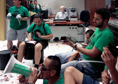 Imagen de la película documental 'Siete días', sobre el trabajo de la Plataforma de Afectados por la Hipoteca de Barcelona.