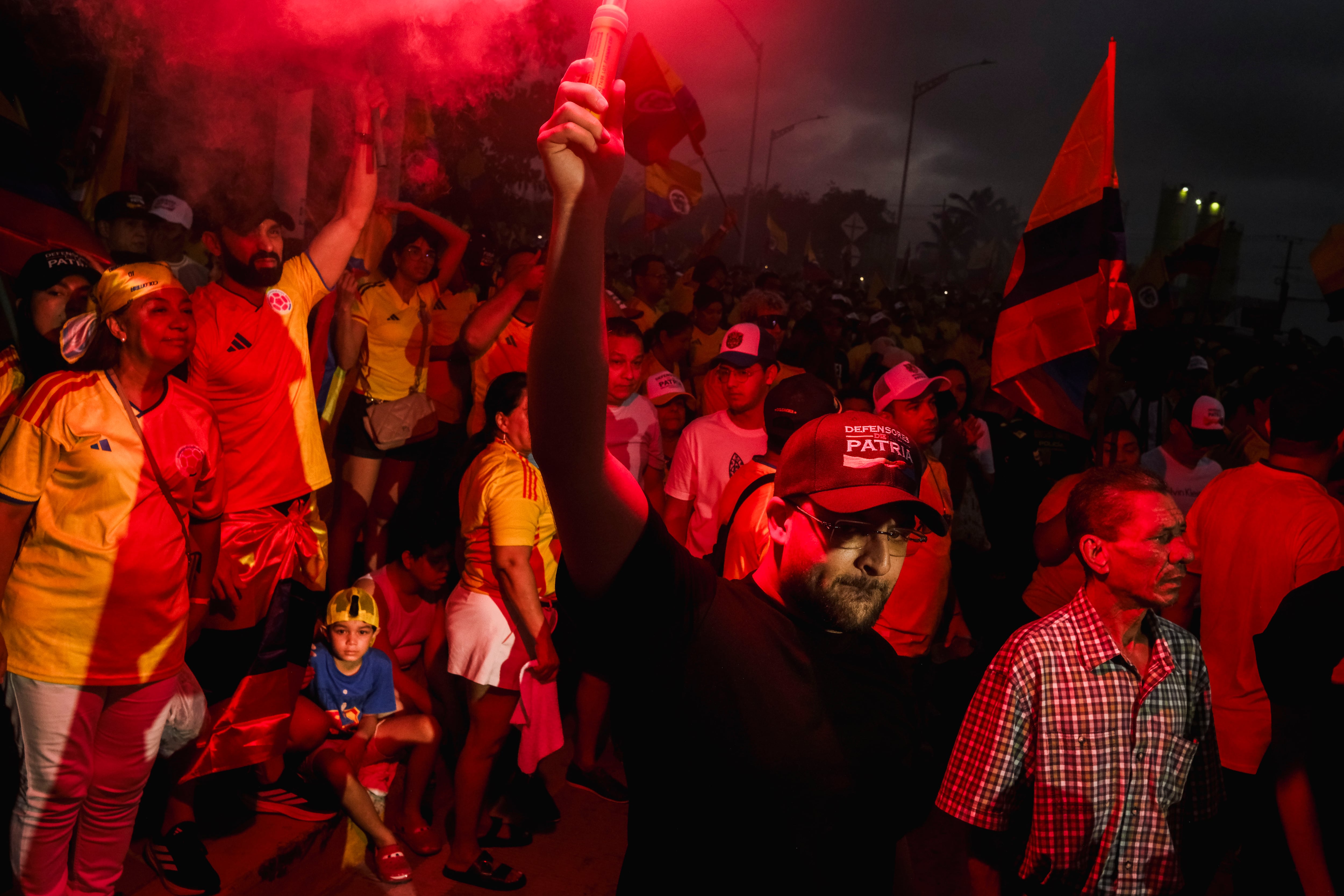 Las reacciones de la noche electoral en Colombia, en imágenes