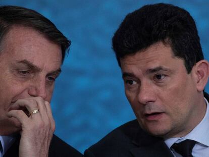 El presidente Bolsonaro (izquierda) y su ministro de Justicia, Sergio Moro, este jueves.