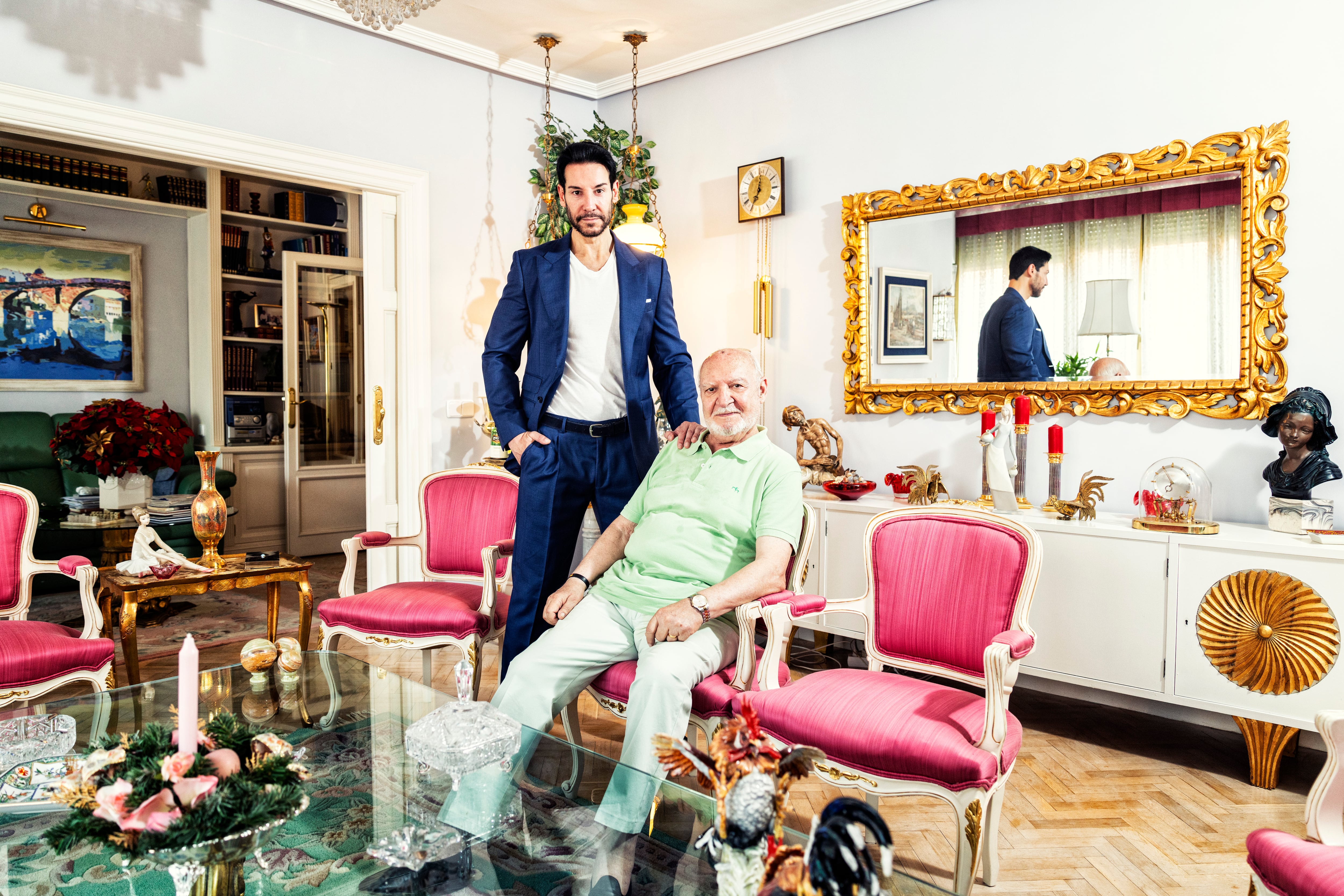 Pepe Ruiz y Eduardo Castejón, fotografiados en la casa del primero, en Madrid.