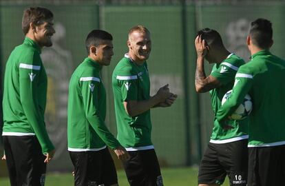 Los jugadores del Sporting de Lisboa en el entrenamiento previo