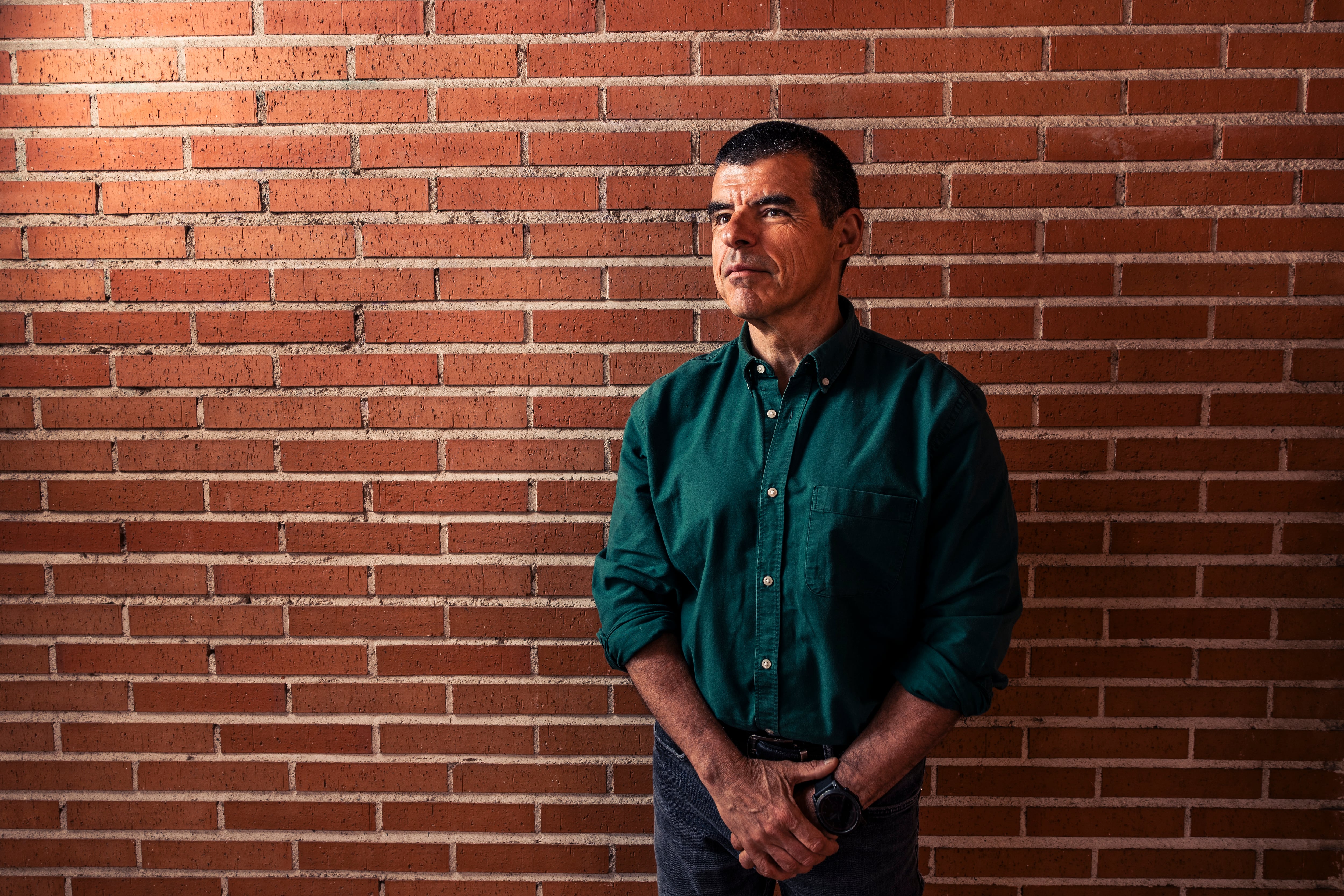 Manuel Malaska busca sus historias en la vida policial, en los casos que lleva décadas siguiendo.