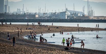 Playa de la Barceloneta (Barcelona), el viernes.