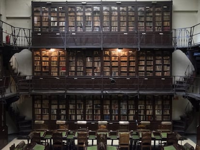 Vista de la sala principal de la biblioteca del Ateneo, a la que denominan la “pecera, el 10 de noviembre de 2022.