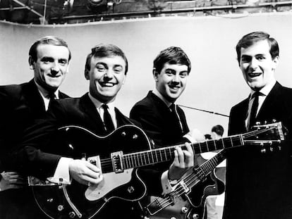 Gerry Marsden, segundo por la izquierda, con los Peacemakers en una imagen de 1963.