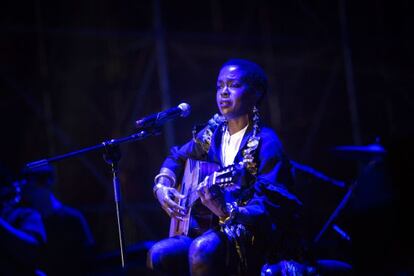 Lauryn Hill, en el Cru&iuml;lla, se sabote&oacute; a s&iacute; misma ante una multitud. 